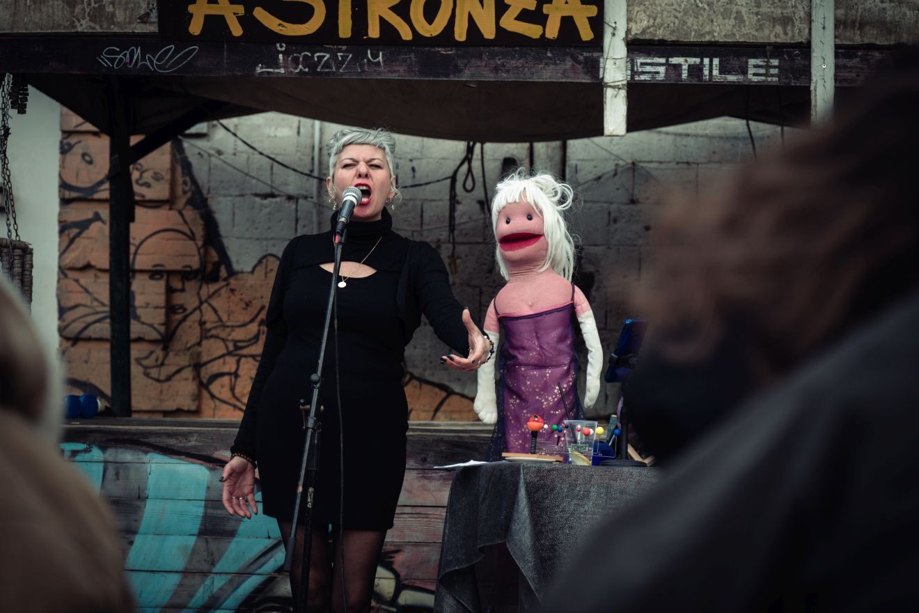 copertina di Cabaret Astrologico di Astronza