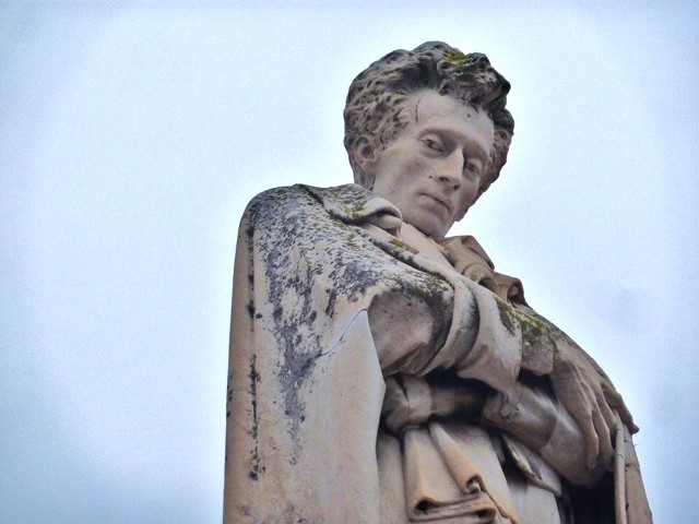 Monumento a Giacomo Leopardi 