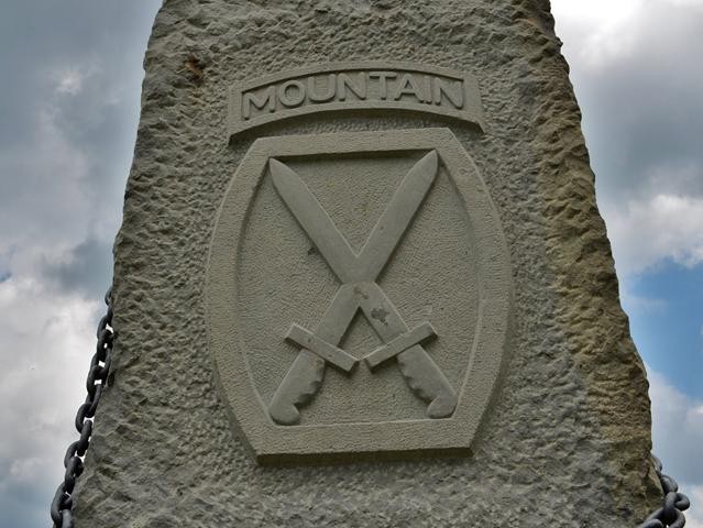 Monumento alla X Mountain Division USA sul Monte Belvedere - particolare