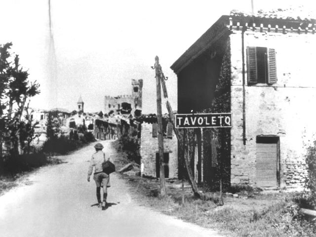 Il paese di Tavoleto poco dopo l'ingresso degli Alleati