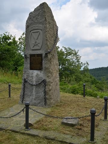 Monumento alla X Divisione Montagna USA sulla cima del Monte Belvedere