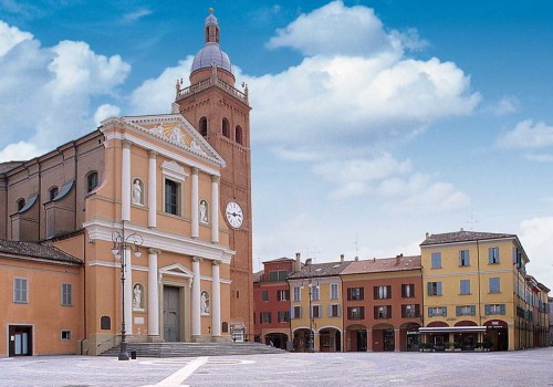 copertina di Ti racconto la mia storia. Mestieri del passato e del presente a Persiceto 