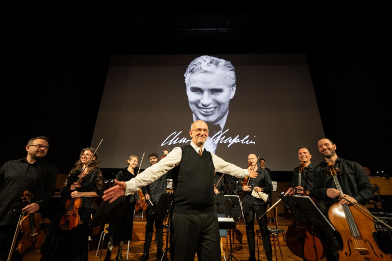 copertina di Vita da Cani - Charlot Soldato