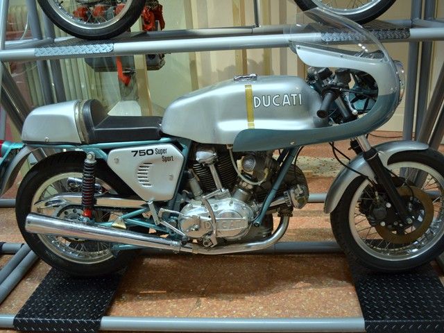 Ducati 750 c.c. Super Sport Desmo (1974) 