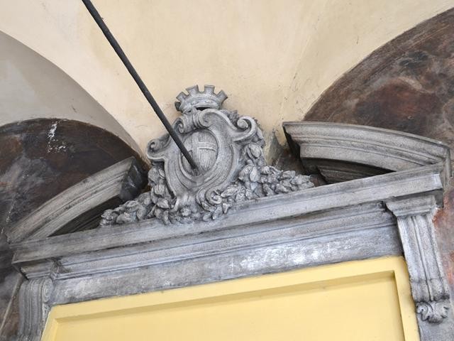 Ex convento di S. Francesco - piazza Malpighi (BO) - portico esterno