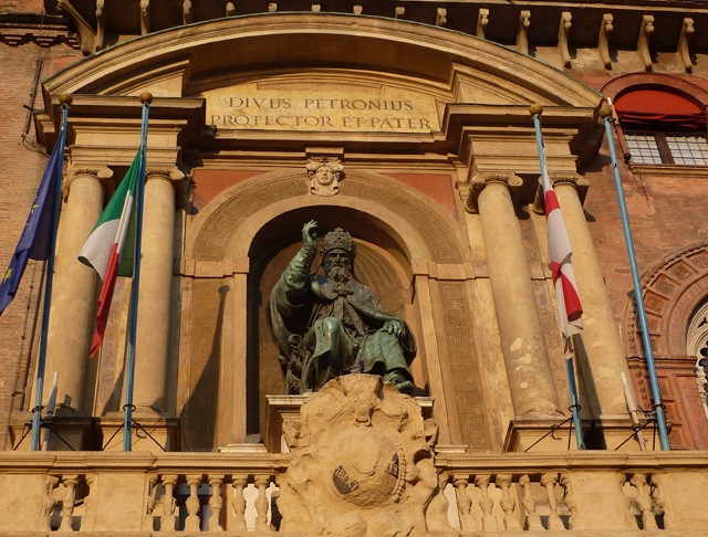 La statua di papa Gregorio XIII