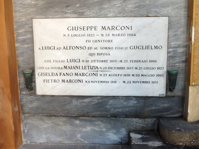 Tomba della famiglia Marconi alla Certosa di Bologna