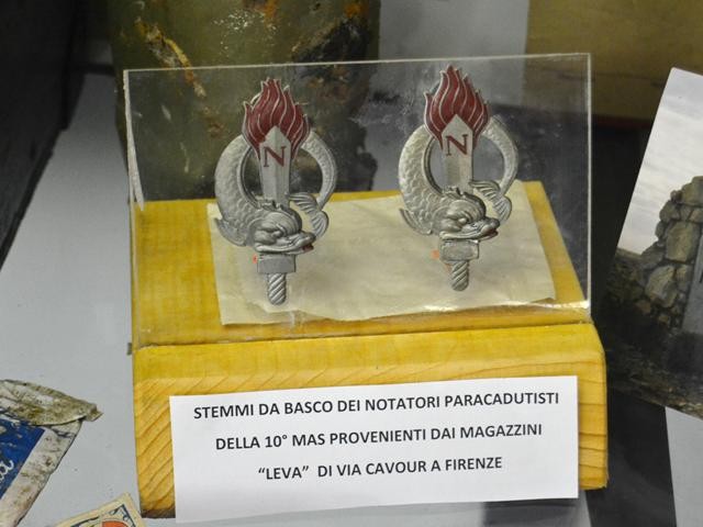Stemmi dei nuotatori paracadutisti della X Mas - Museo storico etnografico di Bruscoli (FI)