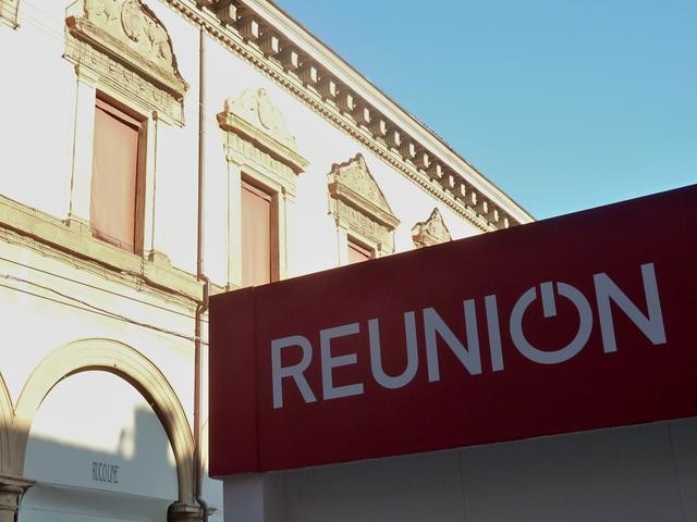 Reunion davanti all'antica sede universitaria dell'Archiginnasio