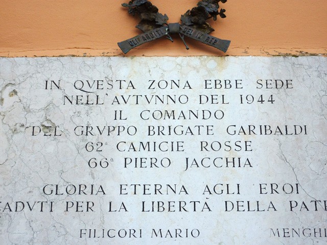Lapide a ricordo del comando delle brigate 62 e 66 Garibaldi