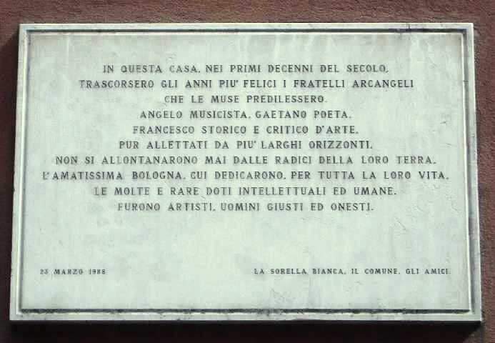 Lapide sulla casa dei fratelli Arcangeli 