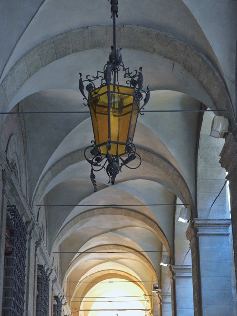 Palazzo Malvezzi De' Medici - portico - particolare