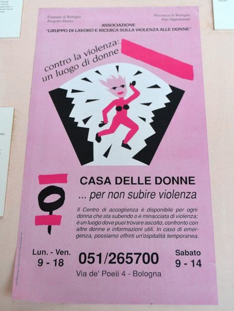 Manifesto della Casa delle Donne - Fonte: Mostra "Alza il triangolo al cielo" - Chiostro di S. Cristina della Fondazza (BO) - 2018
