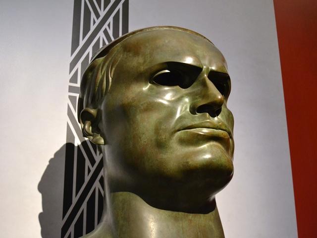Busto di Benito Mussolini 