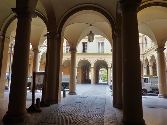 Palazzo Hercolani - corte interna