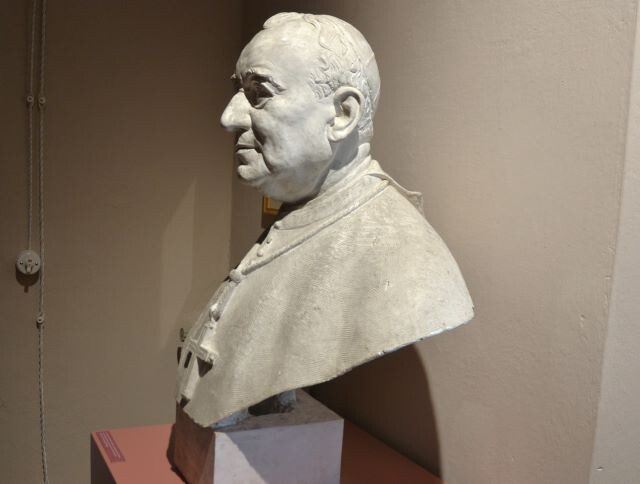 Busto del card. Nasalli Rocca