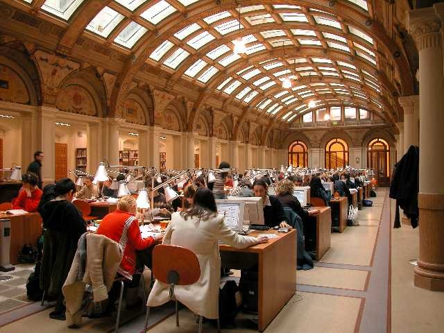 Biblioteca Sala Borsa (BO) - Sala di consultazione intitolata all'arch. Edoardo Collamarini