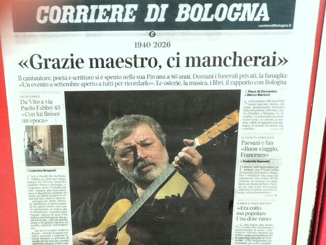 I giornali annunciano la morte di Guccini