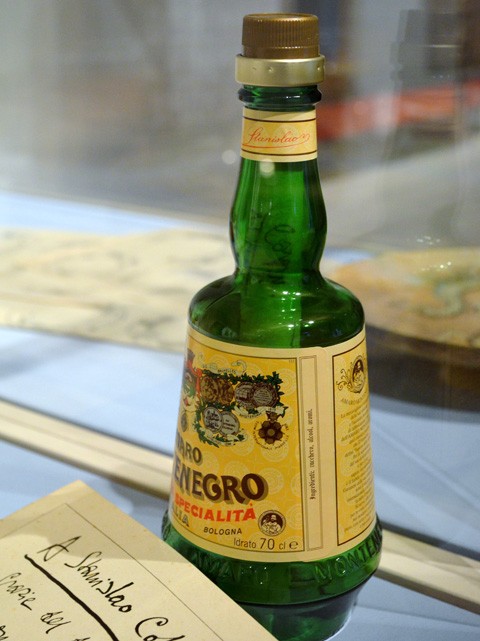Bottiglia di Amaro Montenegro 