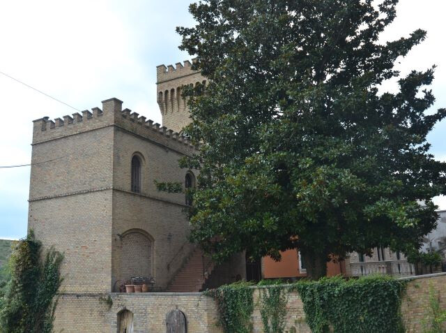 Torre Arnaldo e Sandro Mussolini
