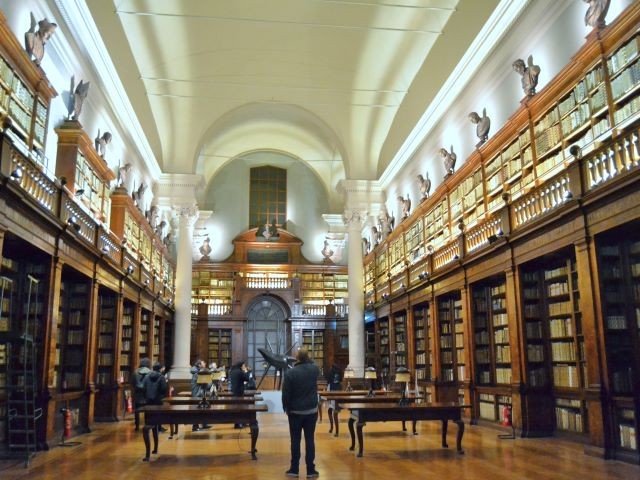Biblioteca Universitaria (BO)