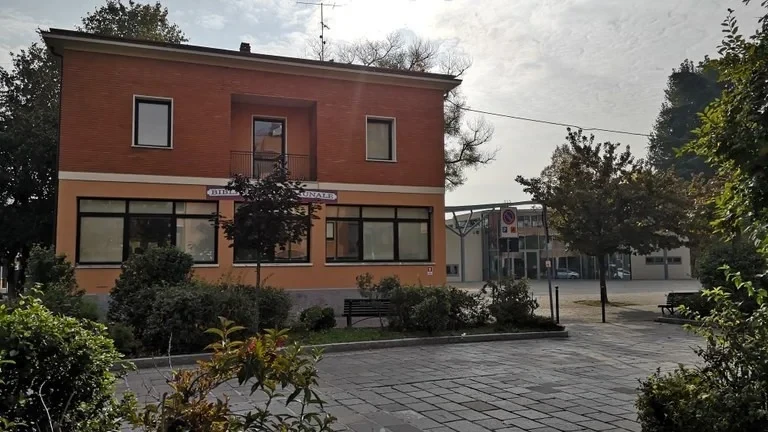 copertina di Biblioteca Comunale Rinaldo Veronesi