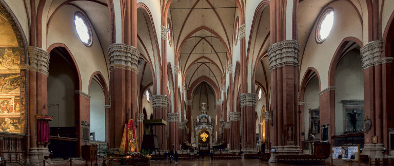 immagine di Il cielo in terra: San Petronio di sera