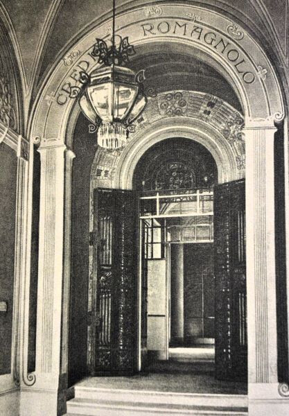 Ingresso della Banca del Piccolo Credito Romagnolo a Bologna