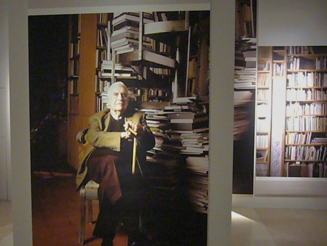 Federico Zeri nella sua biblioteca - Mostra al Museo civico archeologico - Bologna - 2009