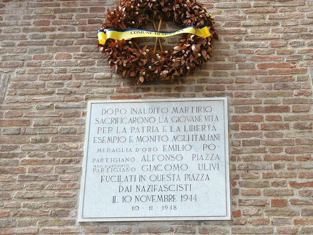 Lapide per i martiri del 10 novembre 1944