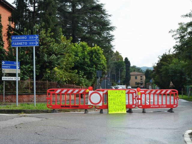 Strada chiusa in Val di Zena (BO)