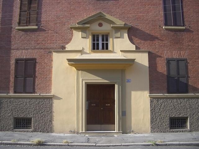 Case per ferrovieri - A. Mazzoni - via Jacopo della Quercia - ingresso