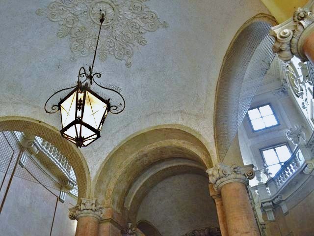 Palazzo Ranuzzi già Ruini - atrio