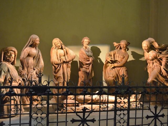 Santuario di Santa Maria della Vita - il Compianto di N. dell'Arca