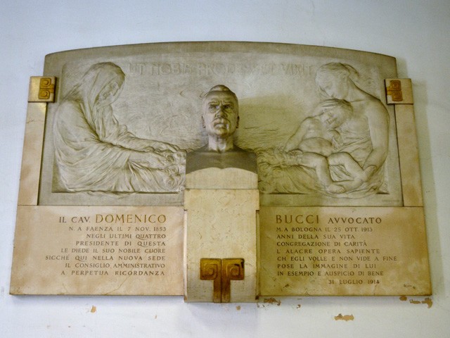 Monumento all'avv. Domenico Bucci 