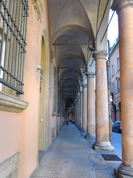 Palazzo Tanari - portico - via Galliera