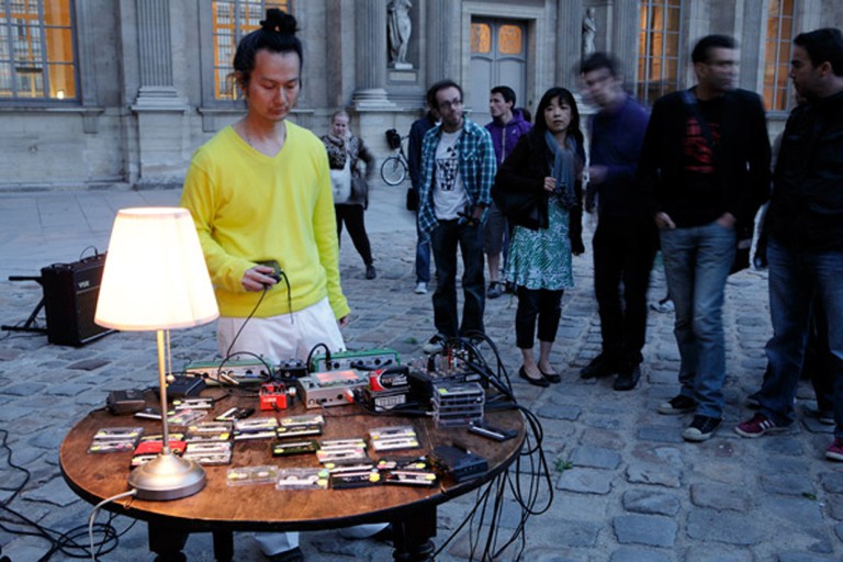 +foto_Aki-Onda_Cassettes_Louvre_5.jpg