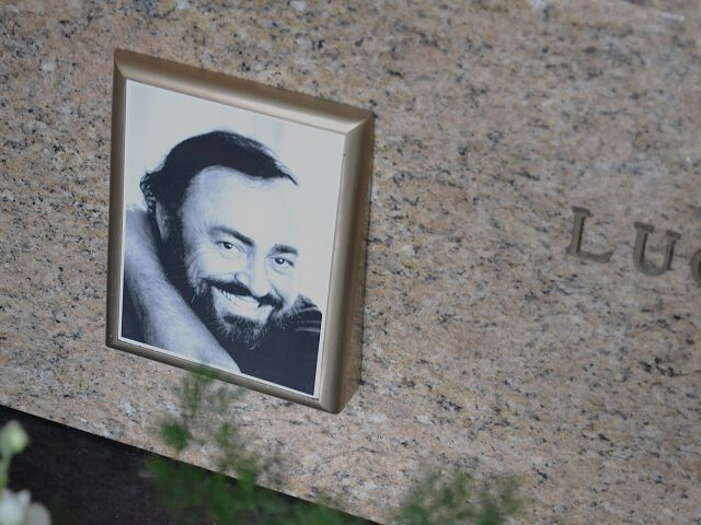 Tomba di Luciano Pavarotti