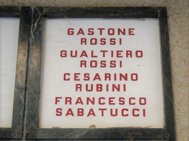 Tomba di Gastone Rossi (Leone) e altri partigiani nel Monumento Ossario dei Caduti Partigiani alla Certosa (BO)