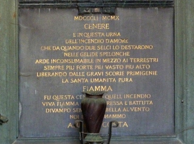 Epigrafe di Giovanni Pascoli sulla tomba di Andrea Costa 
