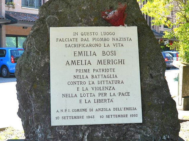 Cippo alle donne trucidate il 10 settembre 1943