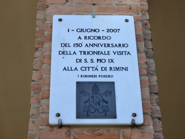 Lapide a ricordo della visita di Pio IX a Rimini