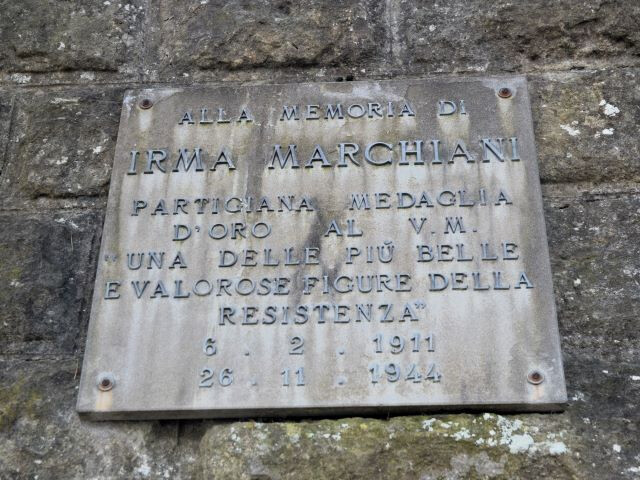 Lapide in memoria della partigiana Irma Marchiani