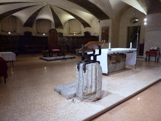 La cripta della cattedrale di San Pietro (BO) nel 2011