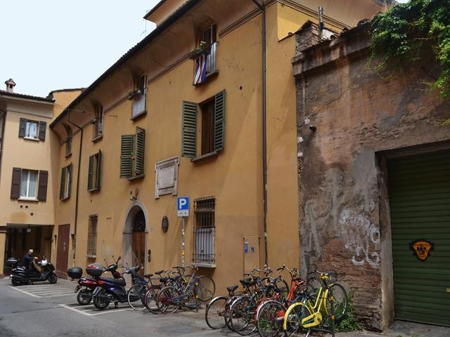 Casa Graziani - via Borgo di San Pietro (BO)