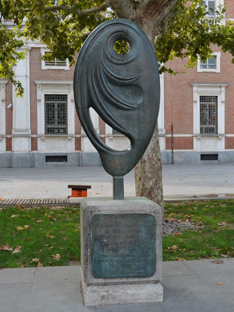 Monumento agli operai morti a Reggio Emilia