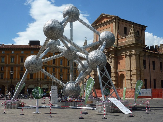 L'Atomium in piazza XX Settembre (BO) in occasione del G7 Ambiente