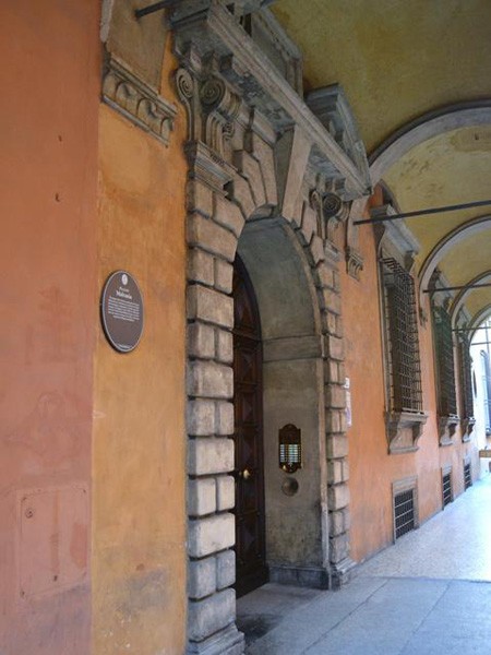 Palazzo Malvasia - ingresso