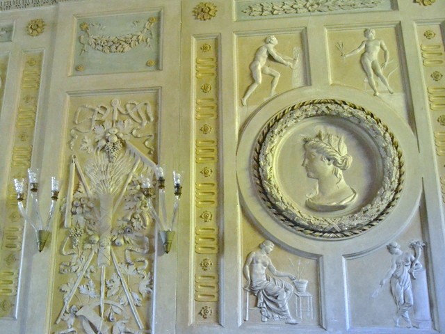 Villa Aldrovandi Mazzacorati - via Toscana (BO) - decorazioni all'interno