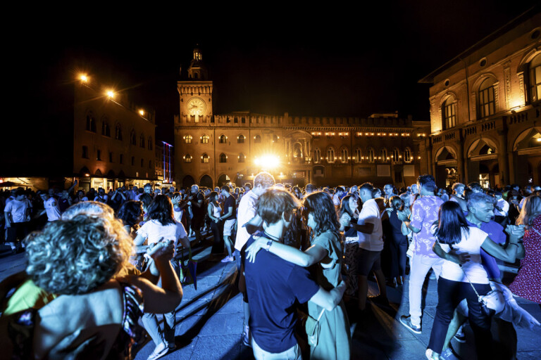 La Filuzzi in piazza Maggiore il 14 agosto